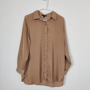 Banana Republic Women's Satin Blouse in Tan Size Medium Business Casual